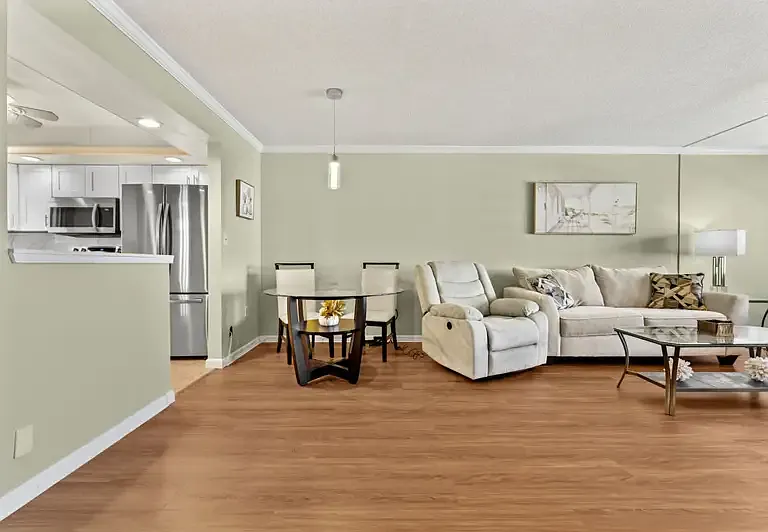4550 Cove Cir #704 — Photo 12