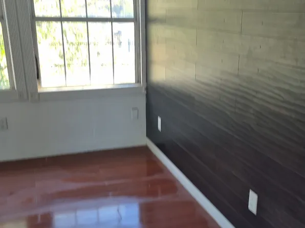 1325 K St APT 3, Bakersfield, CA 93301