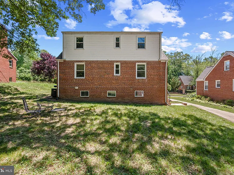 9110 Autoville Dr — Photo 37
