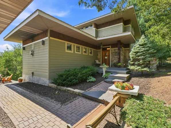 469 County Rd E, Hudson, WI 54016