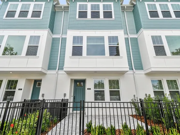 491 31st Way N, Saint Petersburg, FL 33713