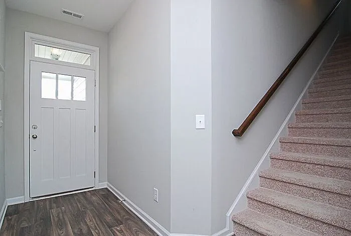 421 Hosea Ct — Photo 3