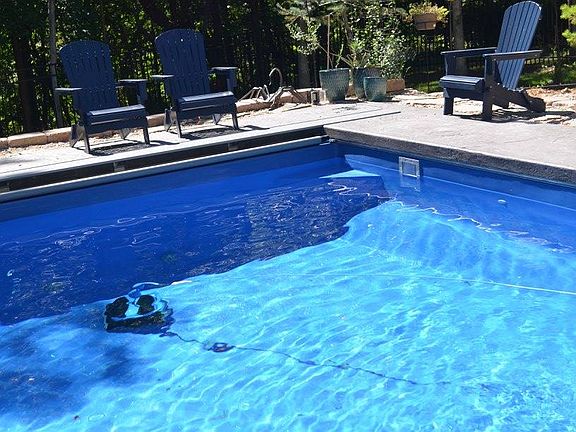 San Juan Monte Carlo pool