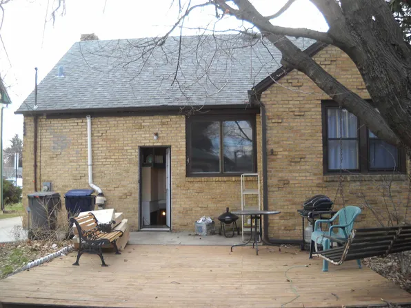 179 S McLean Blvd, Elgin, IL 60123