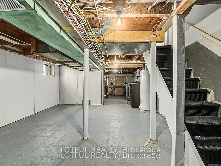 11 Champagne Ave S — Photo 12