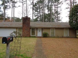 102 Azalea Dr, Columbus, MS 39705