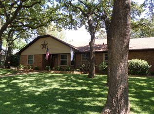 4521 Willow Bend Dr, Arlington, TX 76017