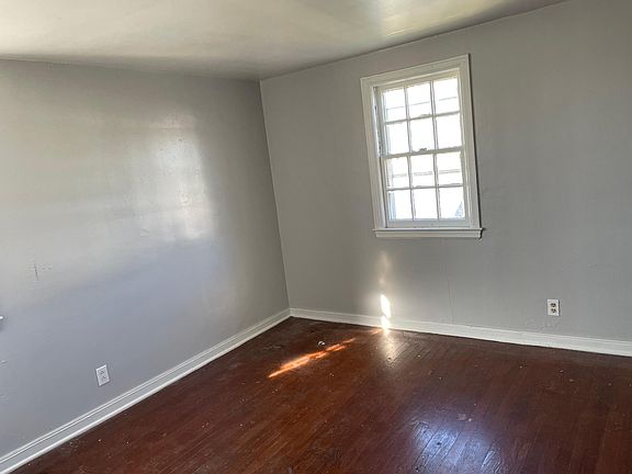 4th image of 285 Millicent Ave #285