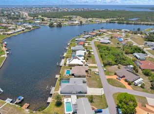 203 E Tarpon Blvd NW, Port Charlotte, FL 33952