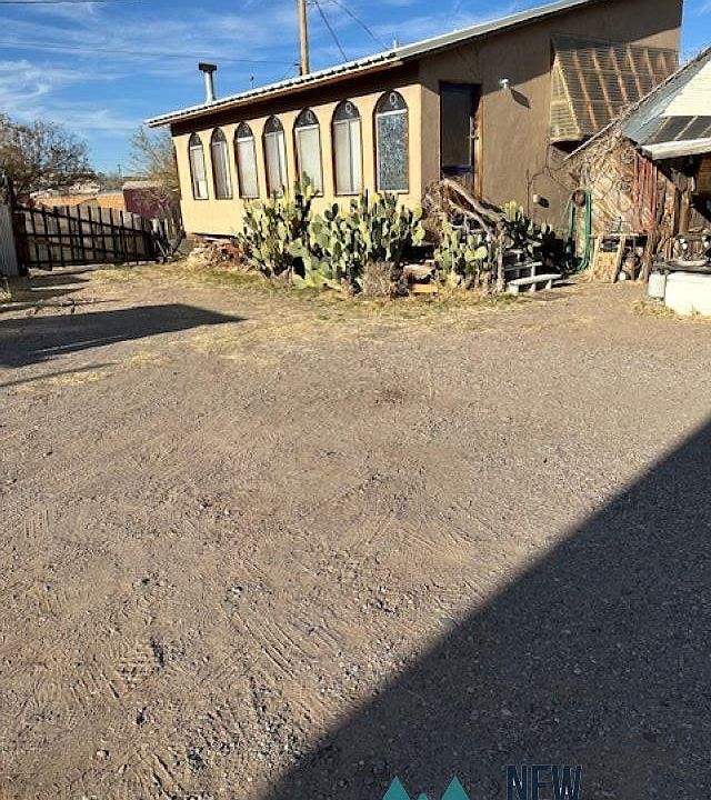 1st image of 313 W Riverside Dr