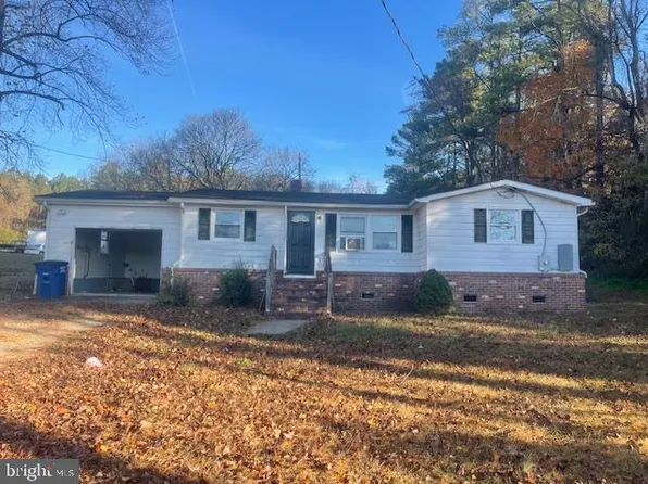 10267 Richmond Rd, Warsaw, VA 22572