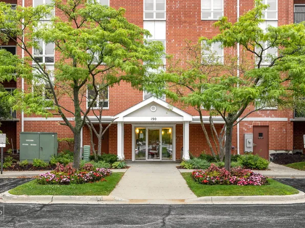 190 N Milwaukee Ave APT 702, Wheeling, IL 60090