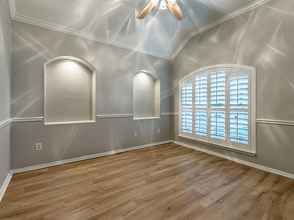 4th image of 2937 Standing Springs Ln