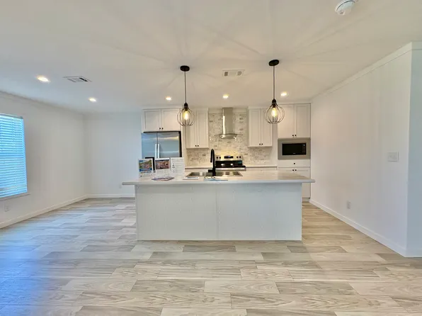 5821 Chelsea Cir #151, Sarasota, FL 34233