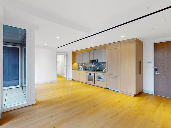 4th image of 101 W 14th St APT 7A