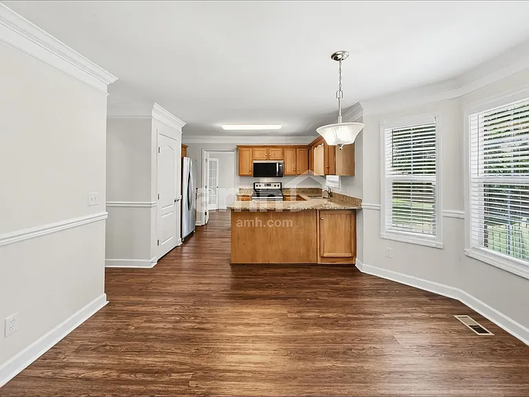 1305 Bantry Dr — Photo 5