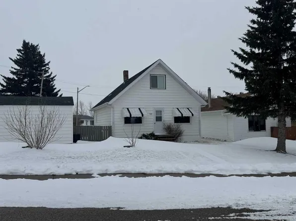 61 W Mackenzie Ave, Hughenden, AB T0B 2E0