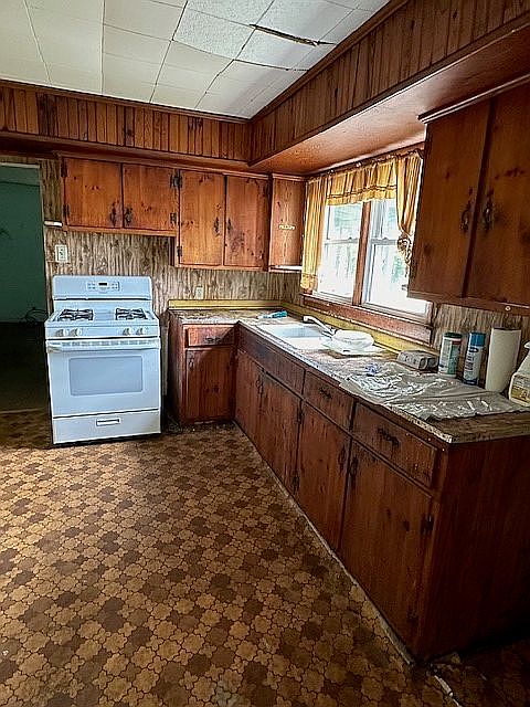 2nd image of 310 SE 4th St