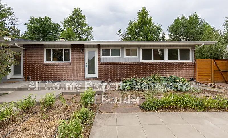 4690 Sioux Dr