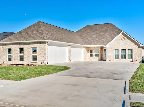 3800 Greenway Pointe Dr, Port Arthur, TX 77642