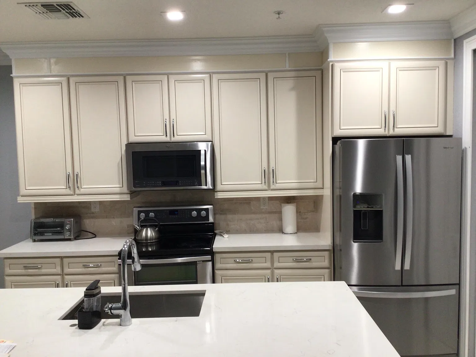 3 bed, 3.5 bath, 2078 sqft, $3,950 — Photo 2