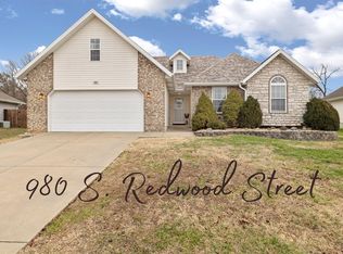 980 S Redwood St, Nixa, MO 65714