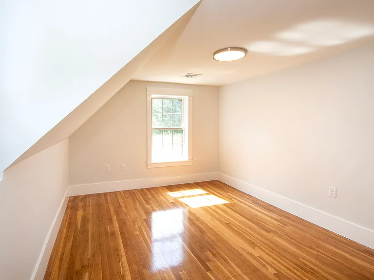 215 Gardner St #2 — Photo 8