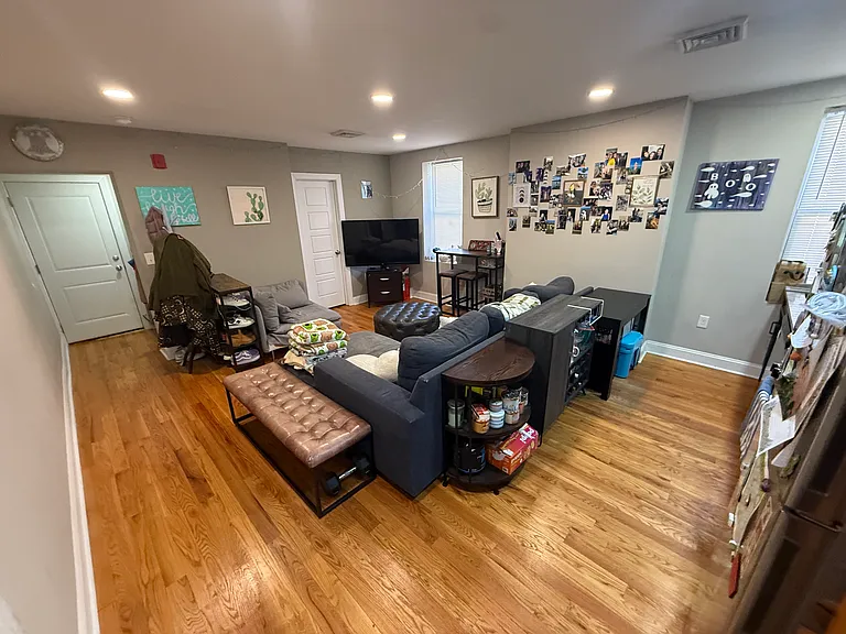 1104 Spruce St #11 — Photo 2