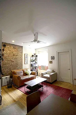 Rented by Perry Associates NYC Inc | media 27