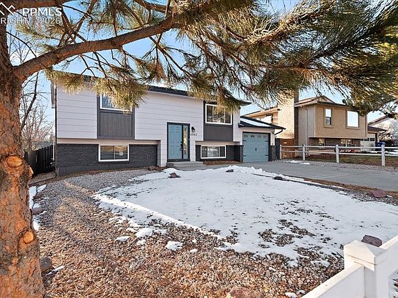 3rd image of 4802 Montebello Dr
