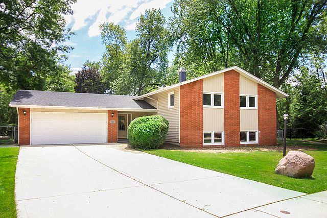 1st image of 917 E Schirra Dr