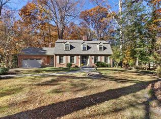 124 Lake Dr, Williamsburg, VA 23185