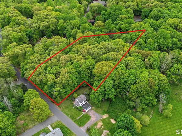 221 School Street, Southington, CT 06489