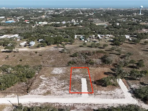 1012 Fort Worth St, Rockport, TX 78382