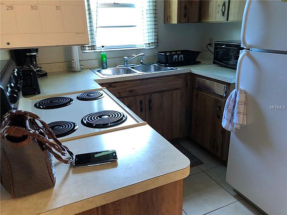 5th image of 4157 Iola Dr