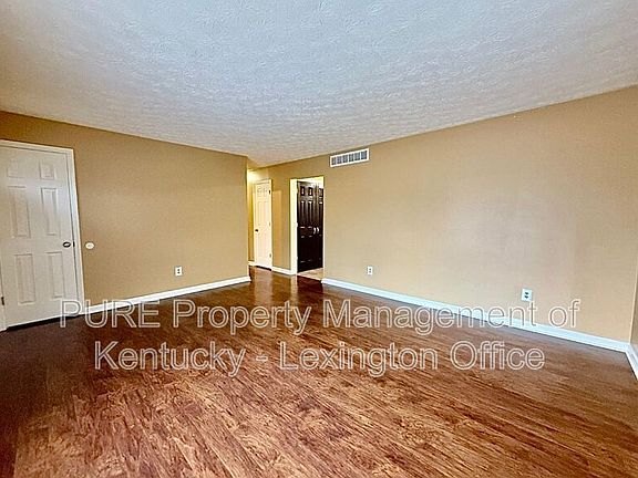 4th image of 3905 Hidden Springs Dr