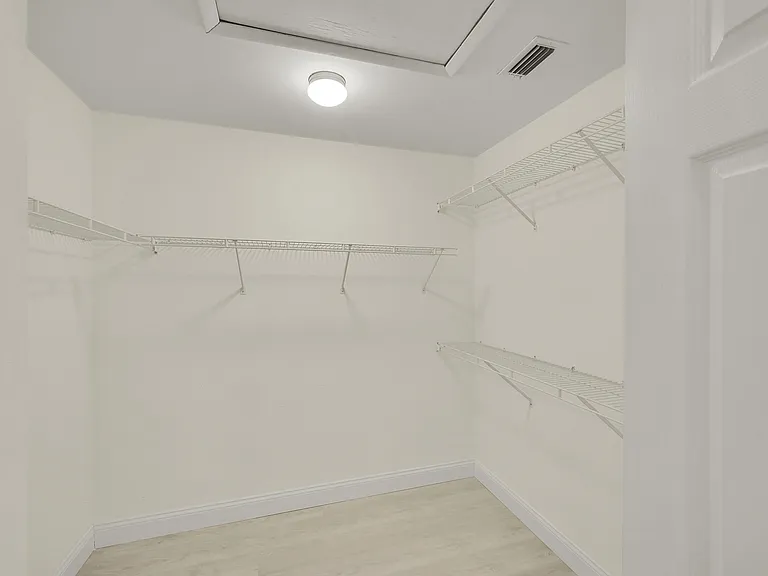 9581 Tavernier Dr — Photo 13
