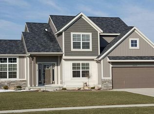 2453 Kinnrow Ave NW, Grand Rapids, MI 49534