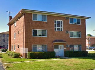 290 8th St #1A, Wheeling, IL 60090