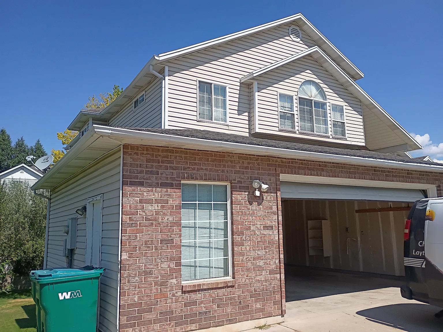 5 bed, 3.5 bath, 3100 sqft, $2,900 — Photo 2