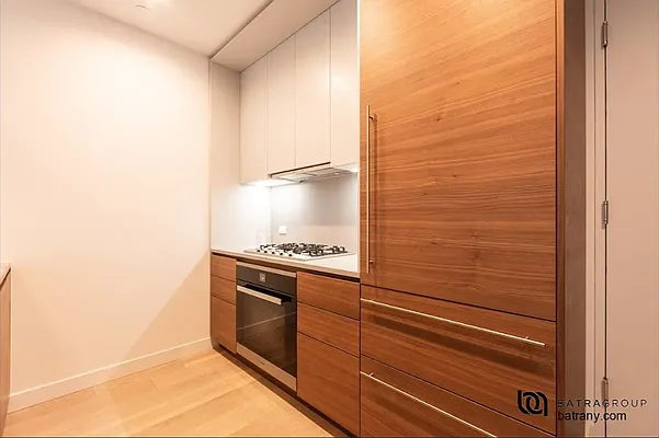 Rented by Batra Group Inc | media 4