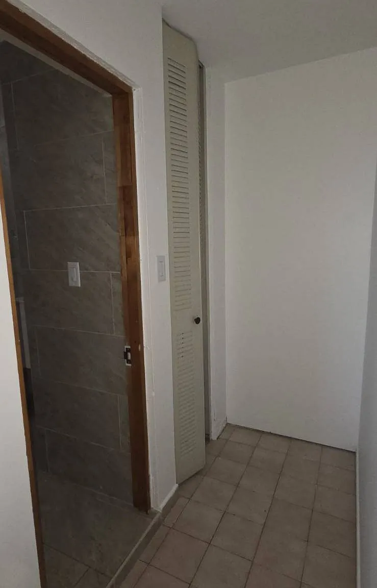 Studio, $1,000 — Photo 4