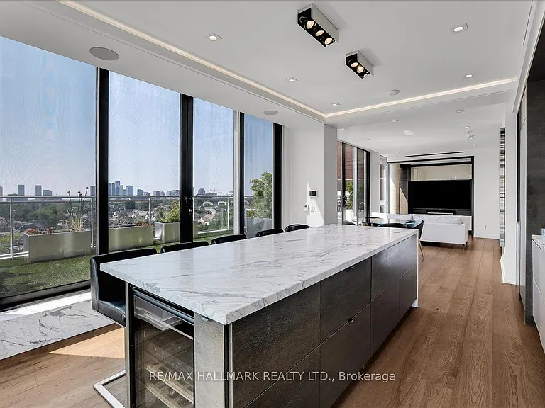 301 Markham St #Penthouse 805 — Photo 8