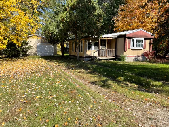 429 Sunset Dr, Newaygo, MI 49337