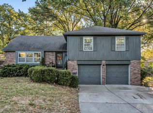 9815 Mission Rd, Overland Park, KS 66206