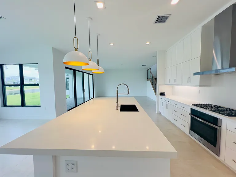 20471 Southernwood Ave — Photo 15