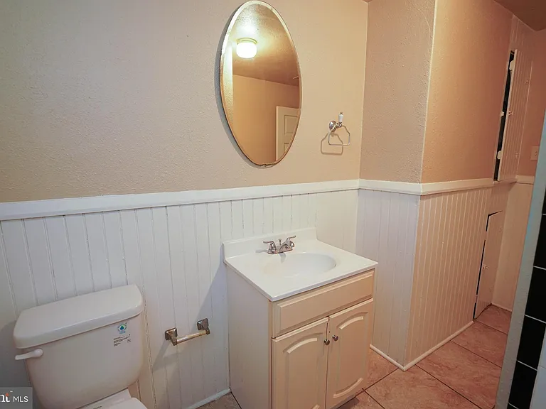 235 Newton St #4 — Photo 21