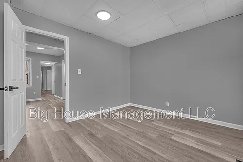 1725 Hollins St Photo 1