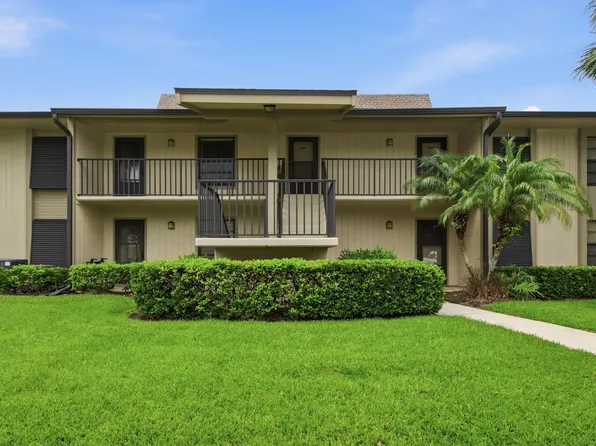 29 Plantation Drive #202, Vero Beach, FL 32966