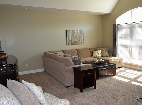 3rd image of 53 Gracie Ln
